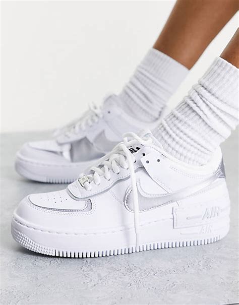 air force mit silber nike zeichen